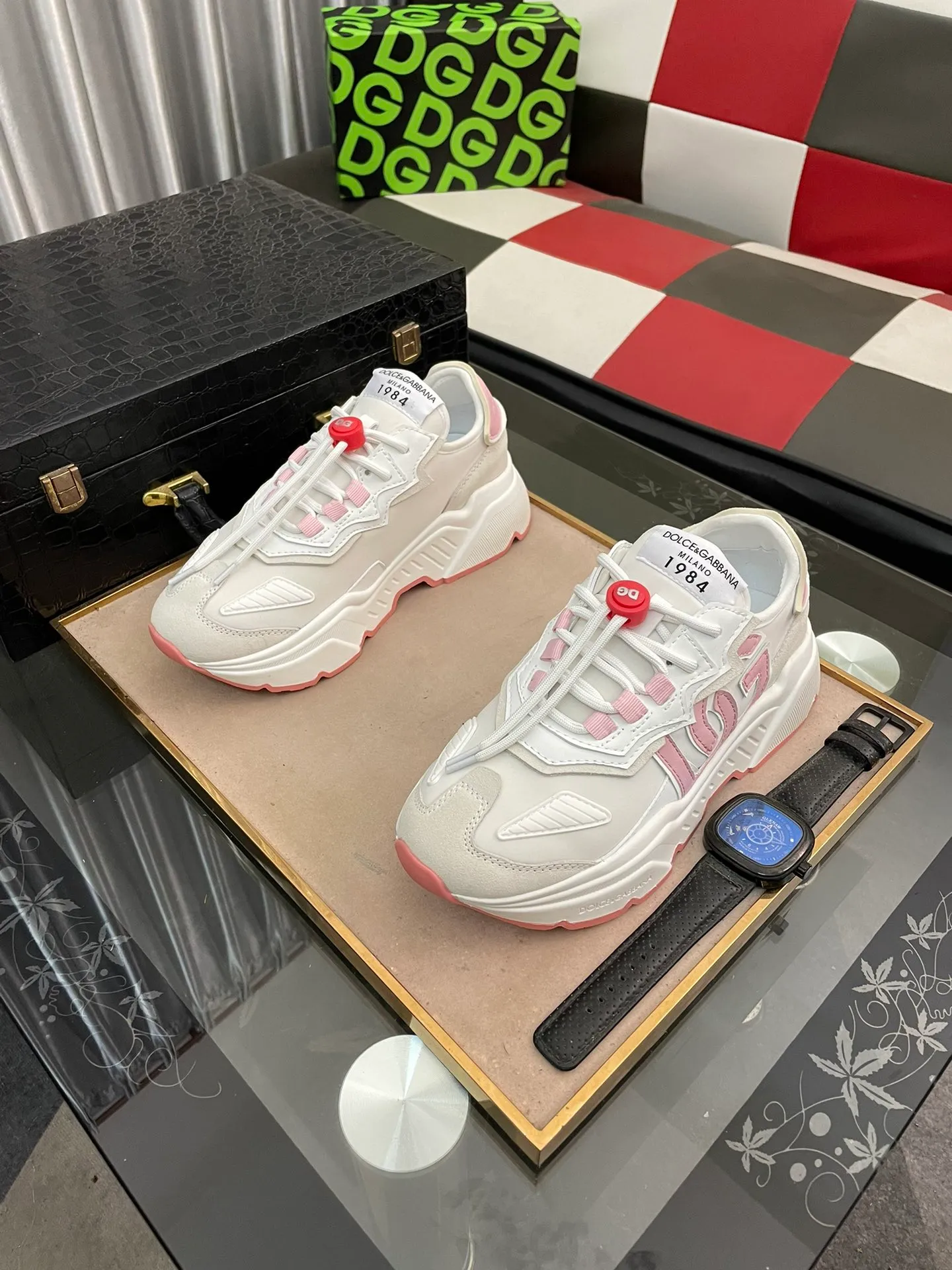 Ex-factory price 480⌚️⌚️[DG] Men's casual shoes, high-end quality, synchronized with counters, the version is compared with the original version, the upper is imported cowhide and the outsole is glued, the lining is full cowhide, exquisite and luxurious, size: 35–453⃣️colors available